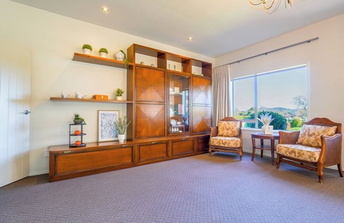 Tikitere House | Stunning and Spacious 5-Bedroom Home in Rotorua