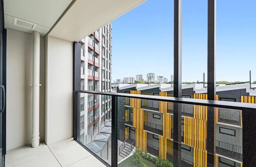 Auckland Central Business District Apartment | Stunning & Bright Studio in Central - Swimming Pool