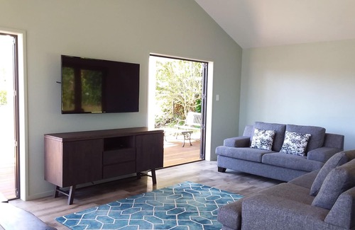 Coromandel House | Stunning Harbour/Island Views - Spacious Open Plan Living.