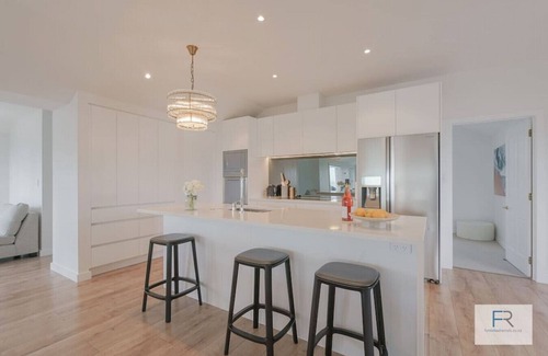 St. Heliers House | Stunning Home with Ocean Views