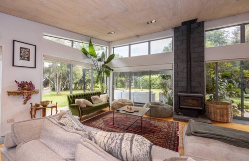 Albert Town House | Stunning Mount Iron views in a private and secluded area