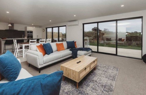 Bell Block House | Stunning New Home with Mt Taranaki Views