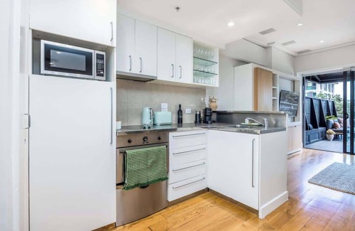 Auckland Central Business District Apartment | Stunning Viaduct Apartment with Harbour views