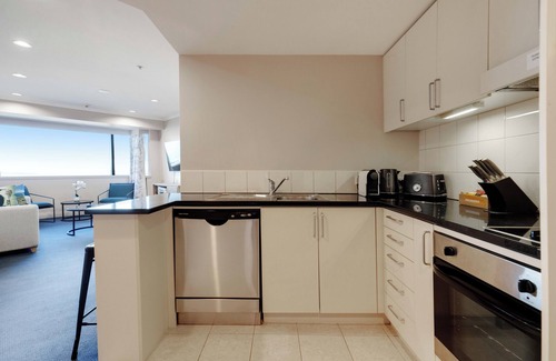 Takapuna Resort | Stunning Views Kitchen Gym Swimming Pool Car Park