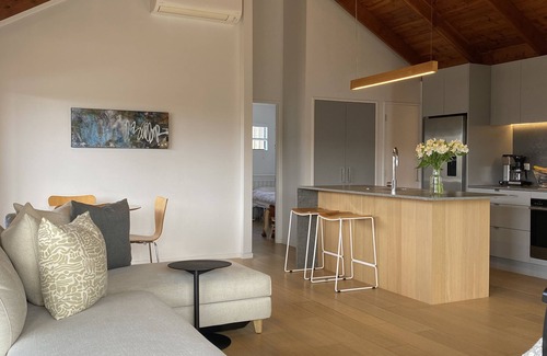 Omaha House | Stylish child friendly beach home at Omaha