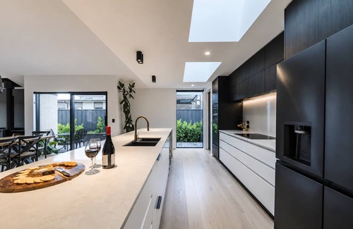 Prebbleton House | Stylish Home | Private Spa + Indoor & Outdoor Fire