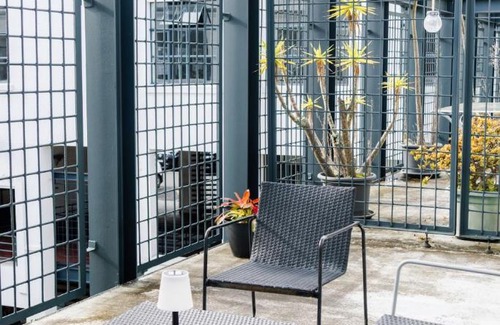 Parnell Apartment | Stylish loft in the heart of Parnell, free parking