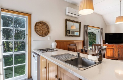 Rangatira Park House | Stylish Taupo Villa Retreat