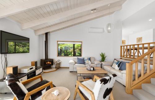 Paihia House | Sullivans Retreat - Paihia Holiday Home