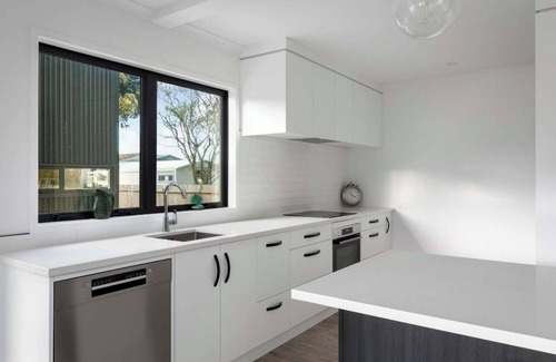 Waihi Beach House | Sun-Drenched Modern Beach Haven – Steps to Village & Surf
