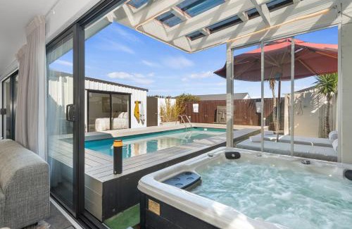 Mangawhai Heads House | Sunkissed Pool Villa - Mangawhai Holiday Home