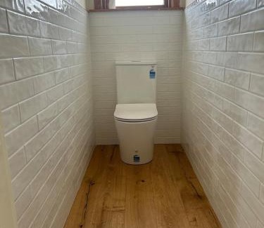 Dunedin House | Sunny 3 bedroom house, huge deck and new bathroom