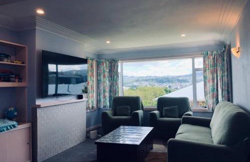 Dunedin House | Sunny Comfortable and Quiet 温馨 family room