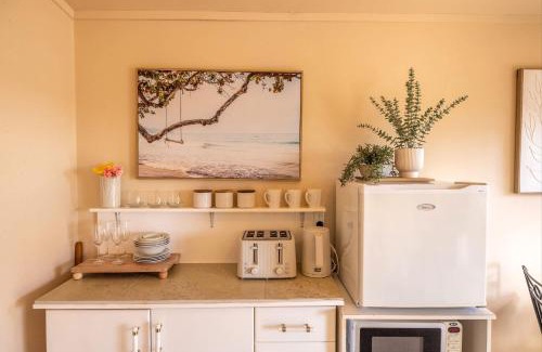 Waiheke Island House | Sunrise Loft - Sea Views & Serenity Above It All