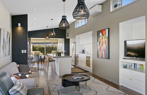 Wharewaka House | Sunset dreamer, the best views in town and peaceful in a quiet location