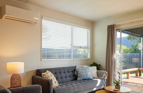 Kaikoura House | Sunset Hideaway - Kaikōura Holiday Home