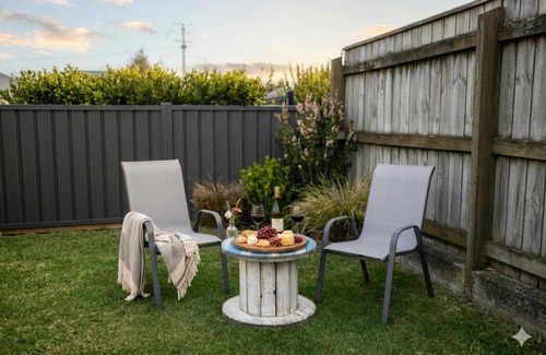 Motueka Apartment | Sunshine Bliss - 5 Minute Walk to Town