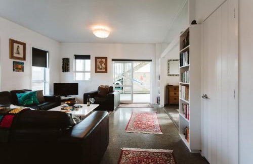 Rewa Villa | Surf's Up - pet-friendly Fitzroy lifestyle home