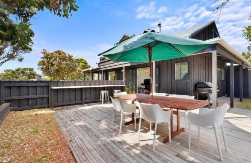 Omaha House | Surf Sound - Omaha Holiday Home