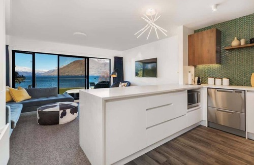 Queenstown Apartment | Tahuna Lakefront Luxury