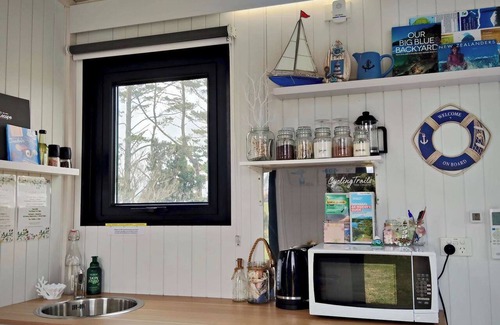 Midhirst House | Taranaki Creekside HOIHO by Tiny Away