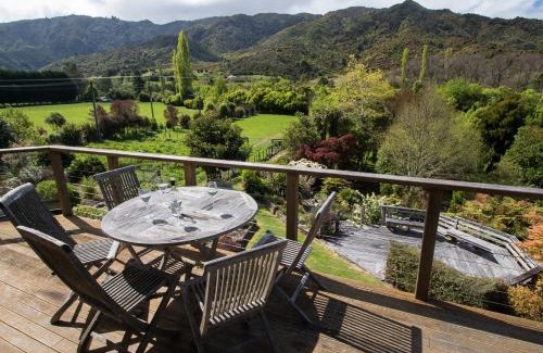 Marahau House | Tasman Hideaway - Marahau Holiday Home
