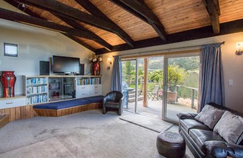 Marahau House | Tasman Hideaway - Marahau Holiday Home
