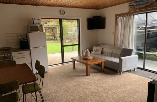 Kaeo Apartment | Tauranga Bay - Moments to the Beach, 4 Bedrooms, Fully Fenced & Well Equipped