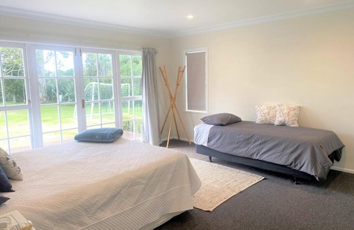 Omanawa House | Tauranga Home - Swimming spapool