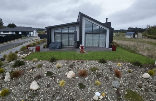 Te Anau House | Te Anau Fiordland’s Finest