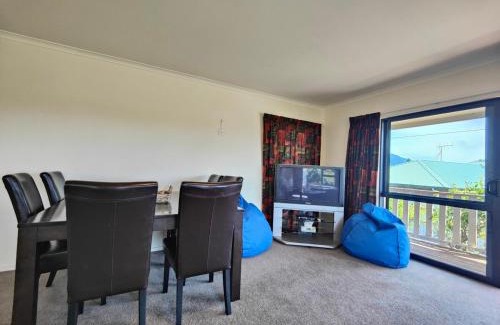 Te Anau House | Te Anau Mountain Views