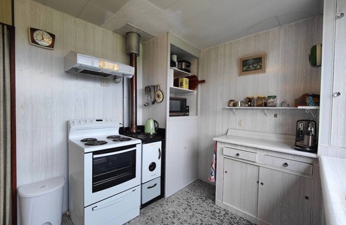 Te Anau House | Te Anau Retro Retreat