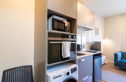 Te Aro Apartment | Te Aro City Stay - Modern Studio for Two