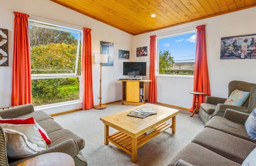 Te Horo Beach House | Te Horo Beach Retreat - Te Horo Beach Holiday Home