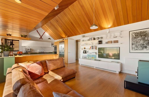 Lake Tekapo House | Te Toka Villa | Tekapo Views + Sleep Under Stars