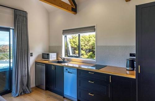 Omiha Apartment | Te Whau Retreat - Guest House