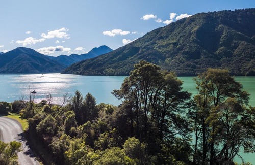 Havelock House | Tepuia Cottage - Havelock Holiday Retreat