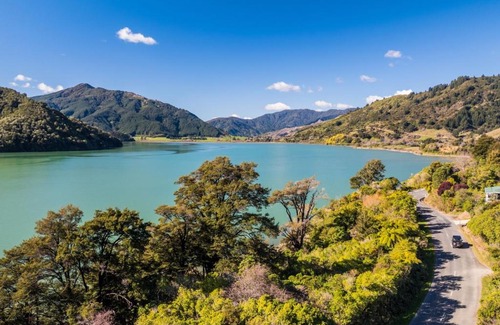 Havelock House | Tepuia Cottage - Havelock Holiday Retreat