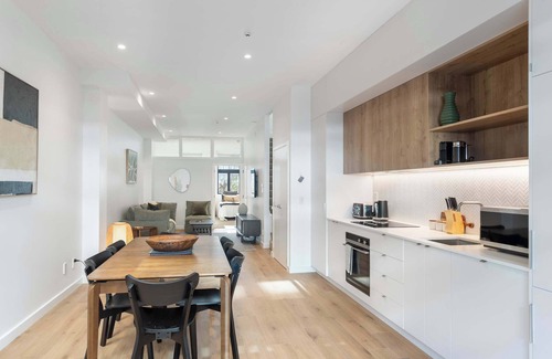 Te Aro Apartment | The Ascot, 3BR City Townhouse in Wellington