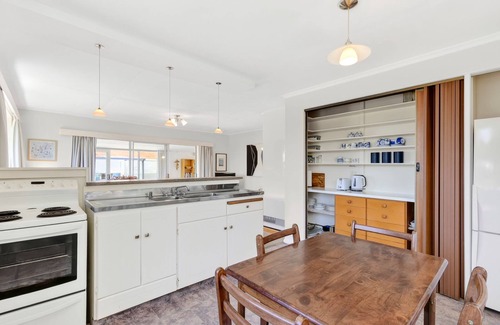 Pohara House | The Bach - Home away from Home in Pohara
