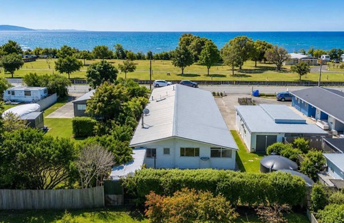 Pohara House | The Bach - Home away from Home in Pohara