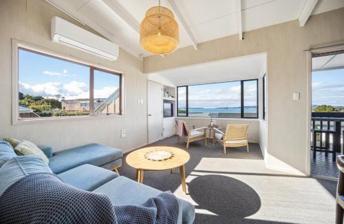 Algies Bay House | The Bay House - Matakana Holiday Home