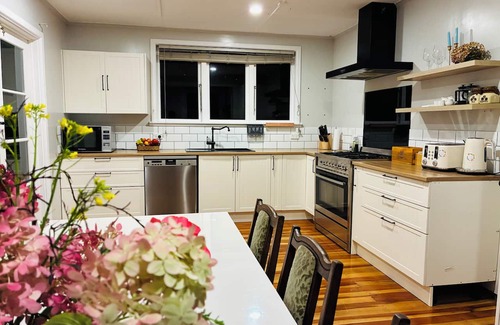 Puketitiri Bed & Breakfast | The Black Barn At Puketitiri