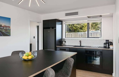 Kawaha Point House | The Bluebird | Modern, Warm and Stylish!