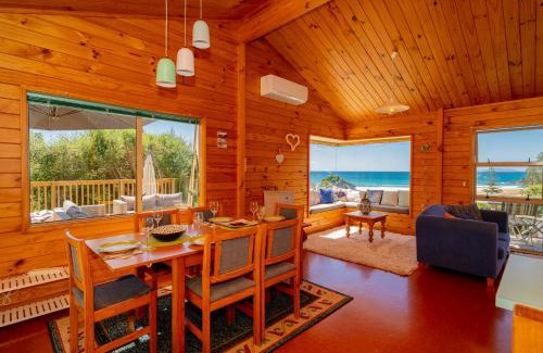 Onemana House | The Captain's Lookout - Onemana Holiday Home