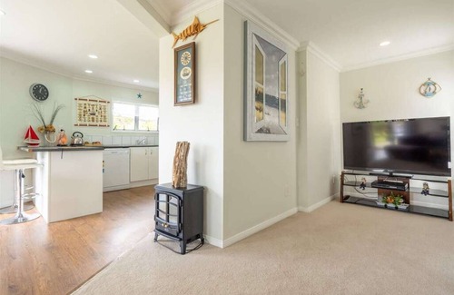 Paihia Apartment | The Captains Cove- Central Paihia