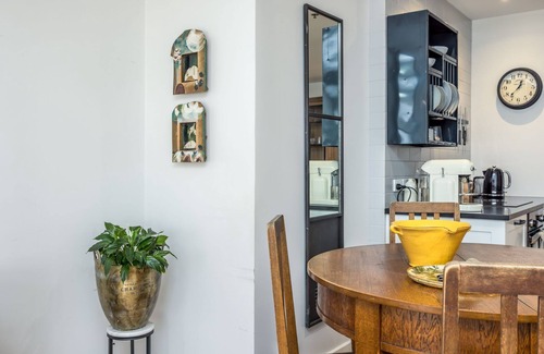 Auckland Central Business District Apartment | The Central Classic w Park Views & Parking
