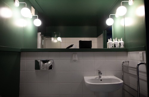 Queenstown City Centre Cabin | The Central Private Hotel by Naumi Hotels