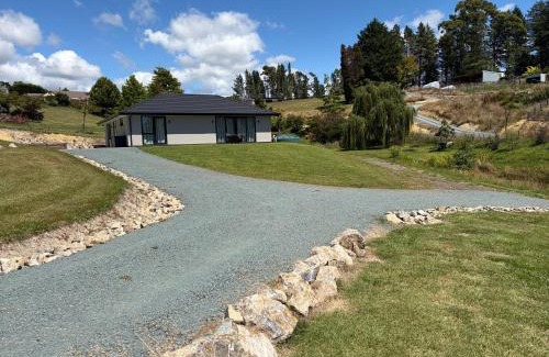 Redwood Valley Villa | The Cottage at 105
