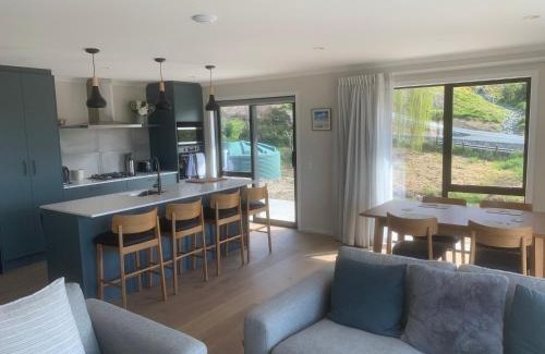 Redwood Valley Villa | The Cottage at 105